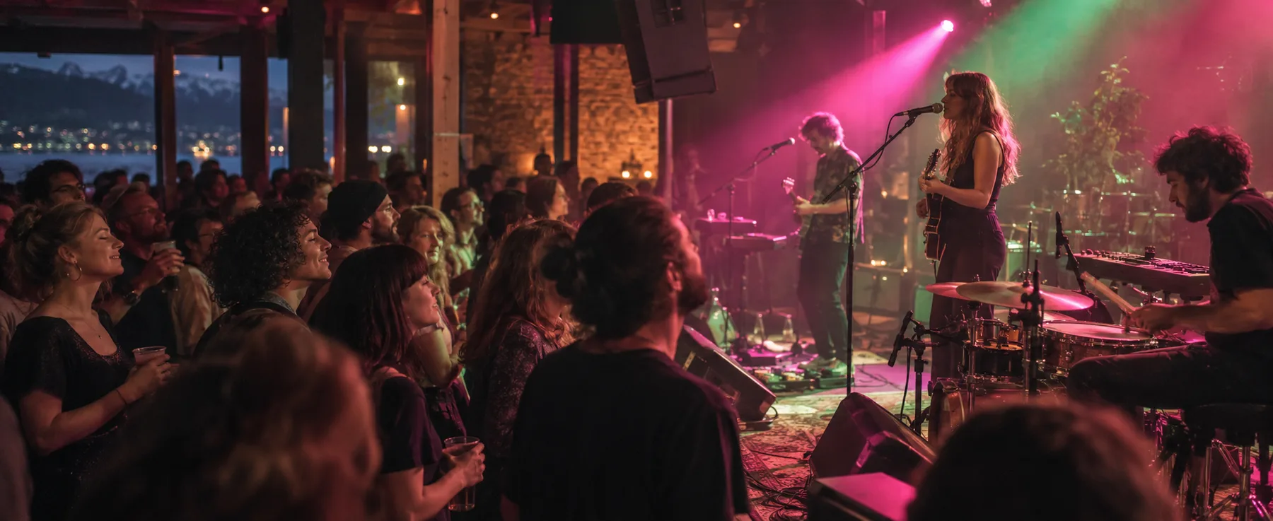 Publikum bei einem intimen Live-Konzert